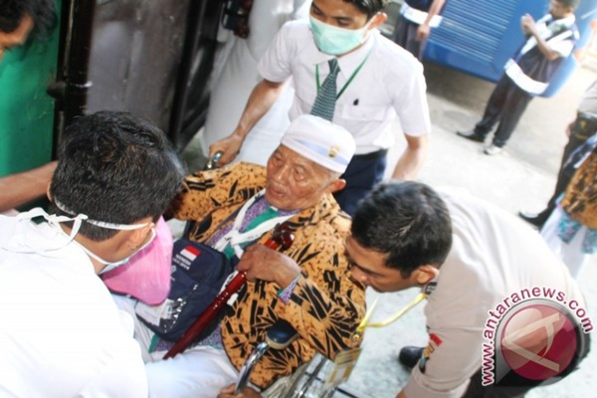 Kemenag Jatim: Tertundanya Kedatangan Karena Antre Terbang