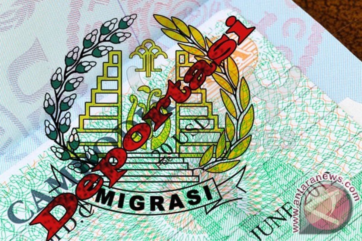 Imigrasi Deportasi Delapan WNA dari Wonosobo