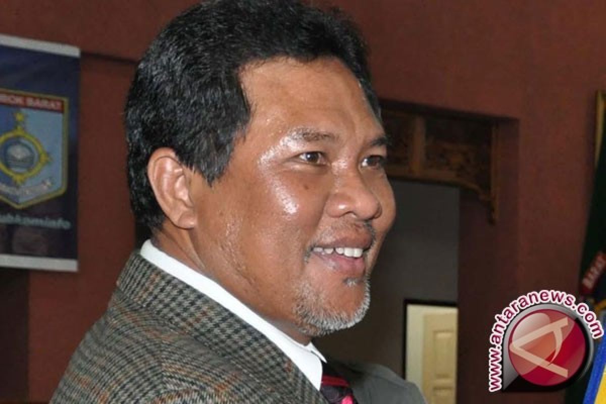  Hakim vonis Bupati Lombok Barat empat tahun