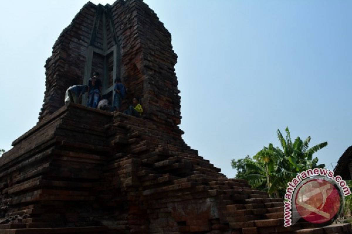 Candi Sumur Tak Terawat