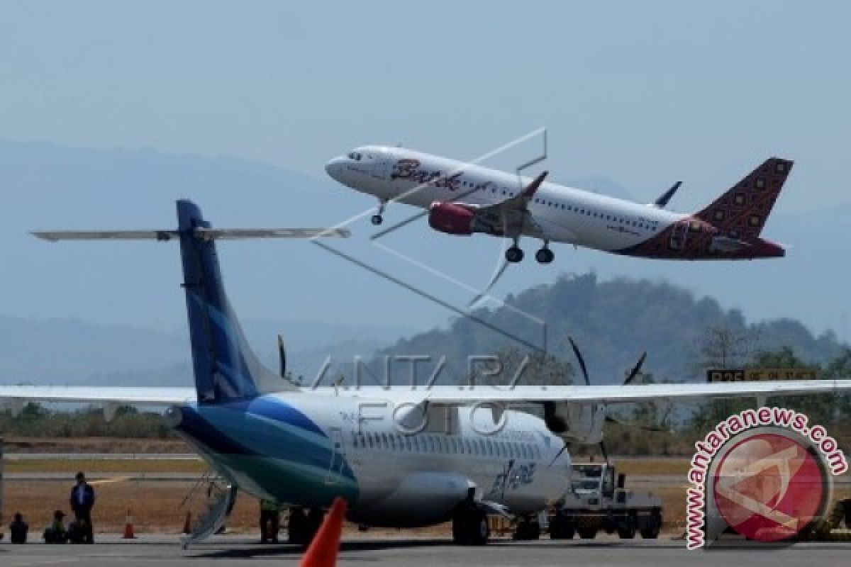 Dishubkominfo Sulbar minta penambahan rute penerbangan 