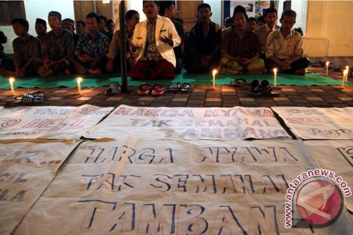 Santri Tulungagung Gelar Malam Renungan Salim Kancil