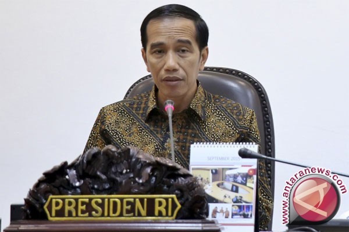 Presiden umumkan kemungkinan penurunan harga BBM Senin