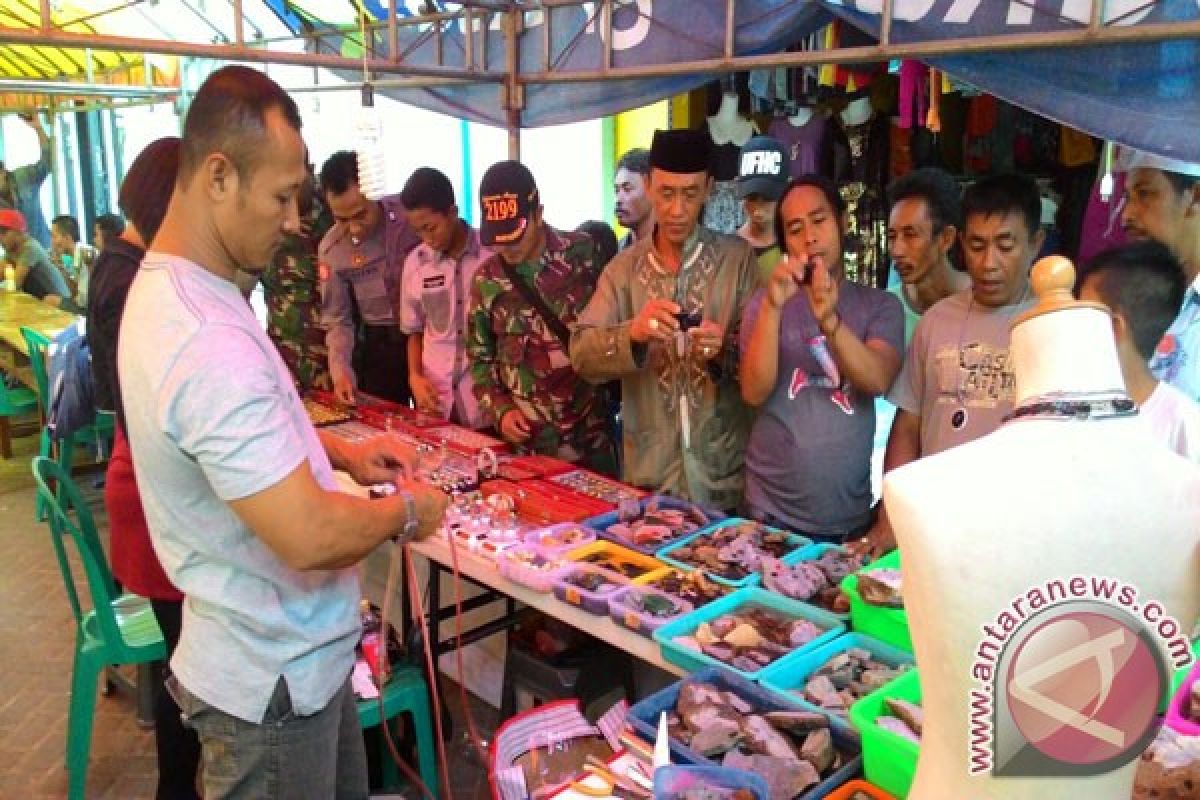 HUT Ke-70 TNI Pamekasan Dimeriahkan Pameran Akik