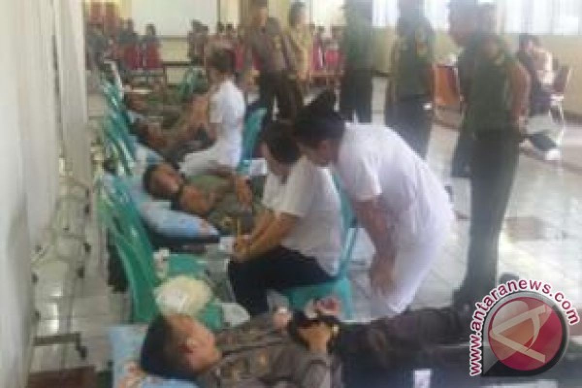 Donor darah warnai peringatan Hut TNI ke-70 