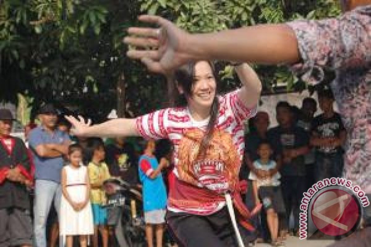 Wisatawan Jepang Pelajari Kesenian Reog