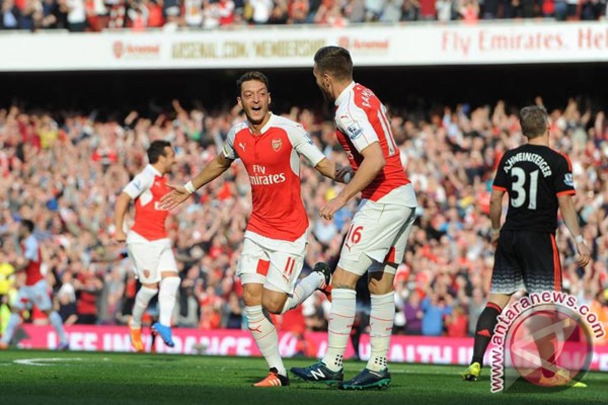 Arsenal menang 3-0 atas United