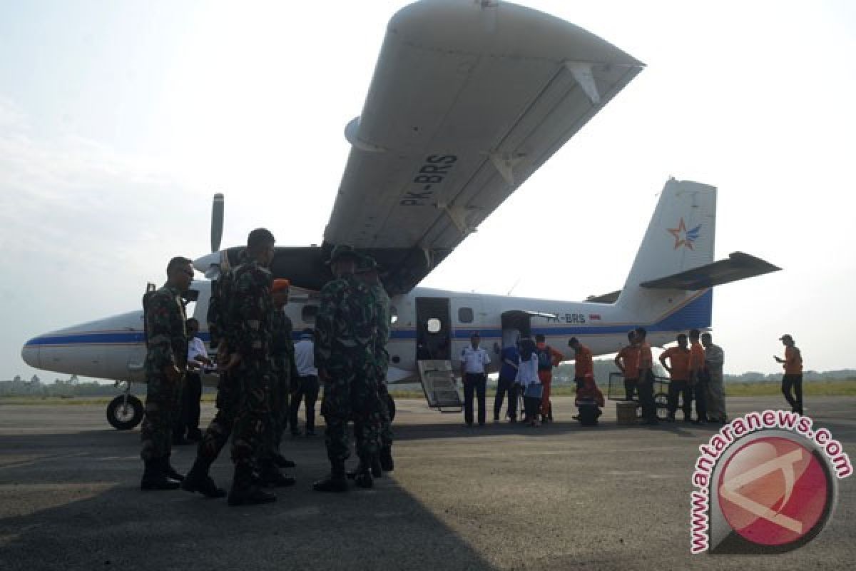 Basarnas evakuasi korban Pesawat Aviastar Selasa pagi