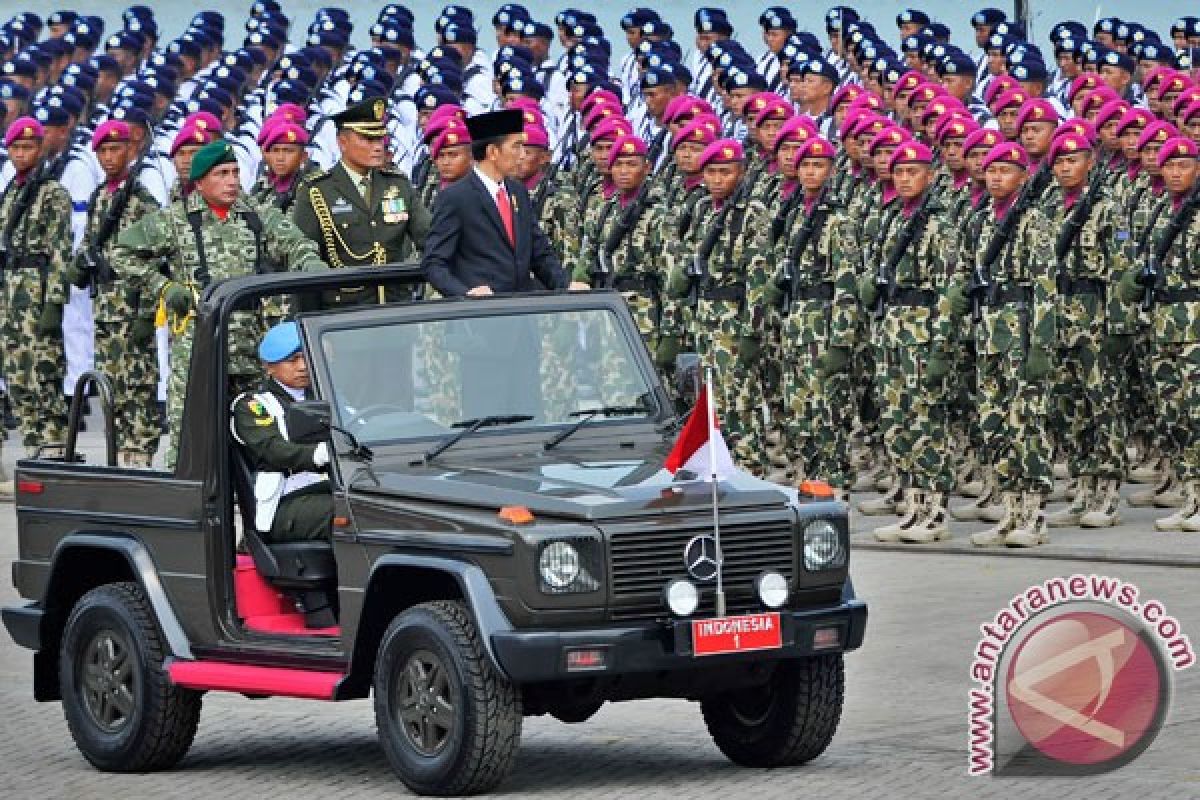 Presiden Jokowi tegaskan TNI adalah tentara rakyat