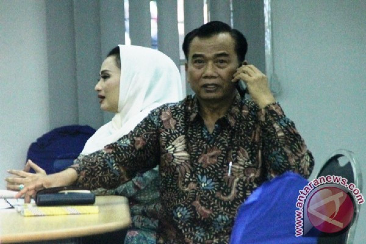 Soekarwo Minta Gambarnya di APK Tak Dipersoalkan