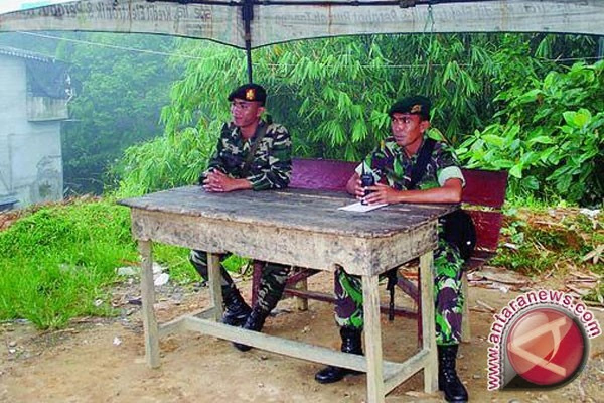 Tentara jadi guru di Entikong 