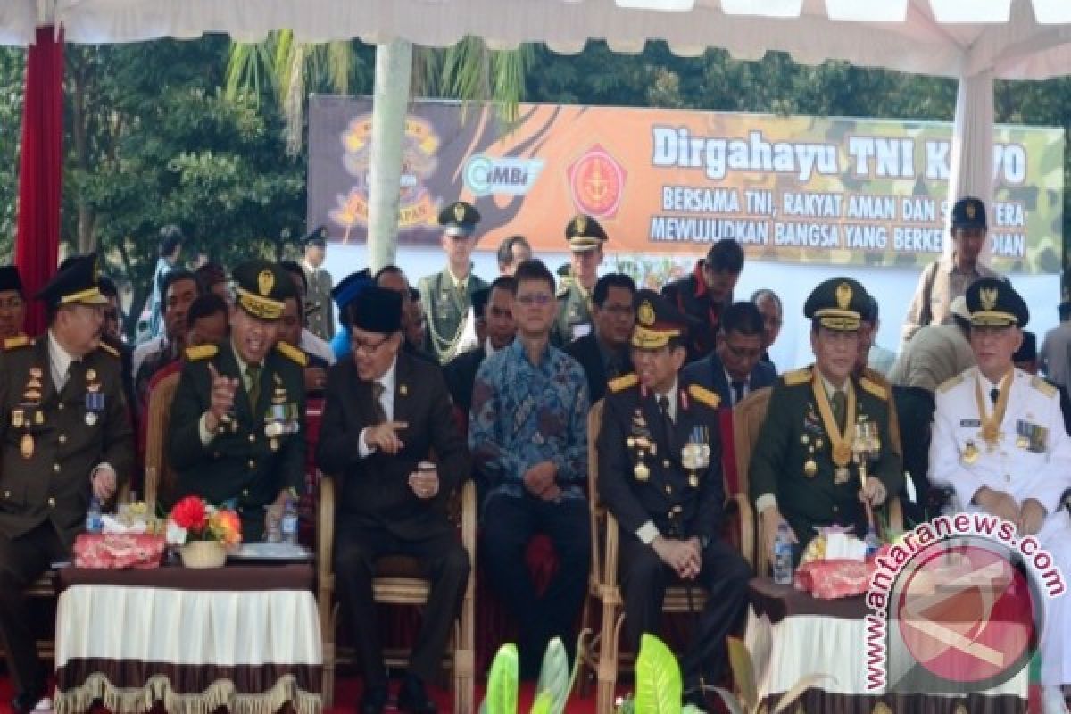 Bersama TNI Jaga Iklim Kondusif 