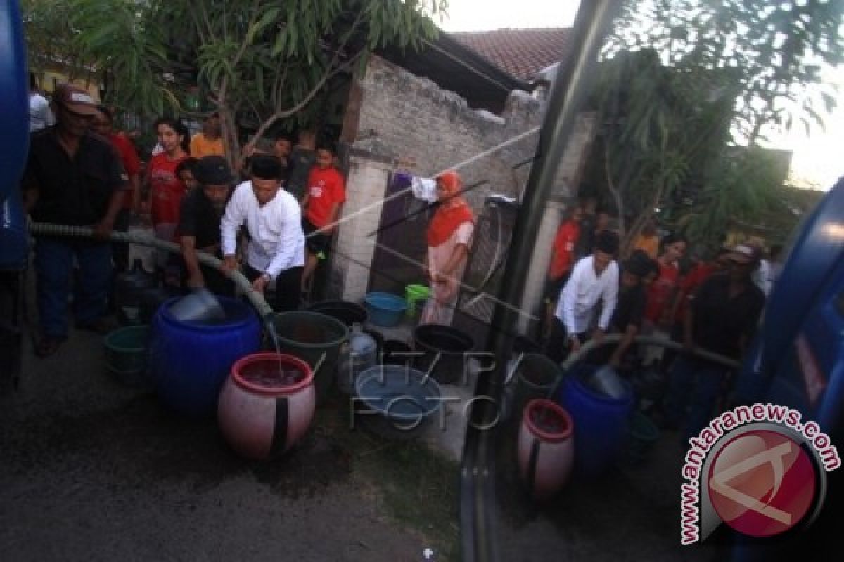 500 KK di Bima minum air laut 