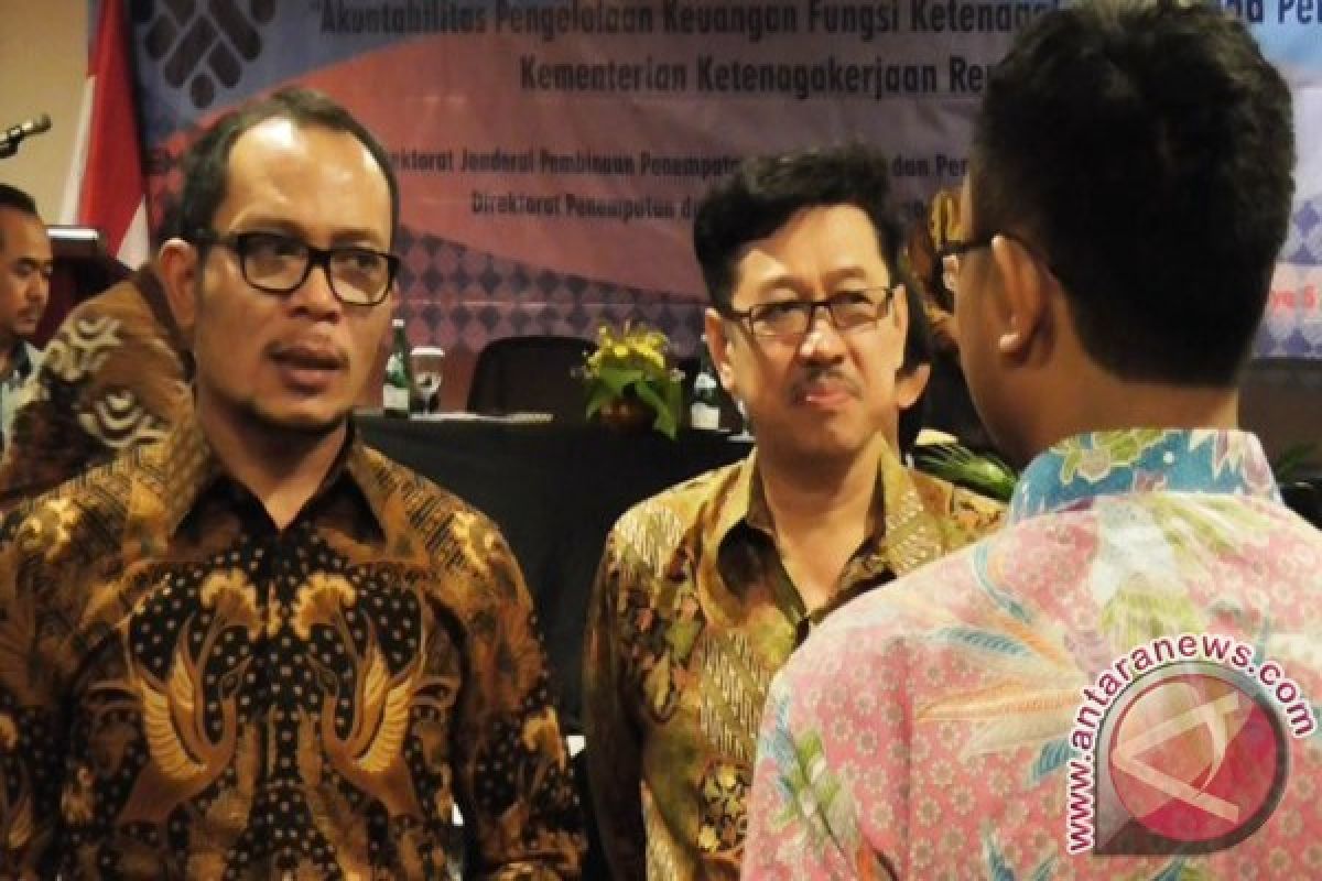 Menaker Siapkan Formula Tetapkan UMK 2016