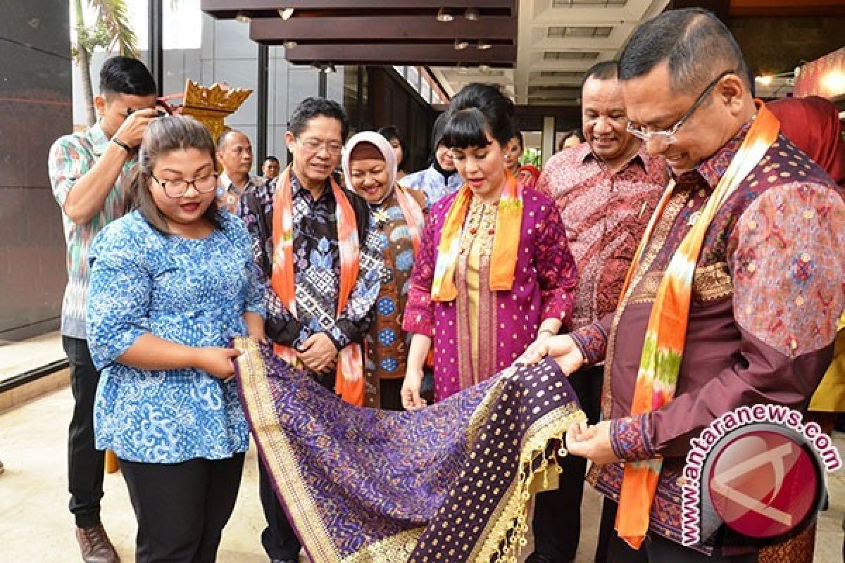 Songket dan kuliner unggulan industri kreatif Palembang