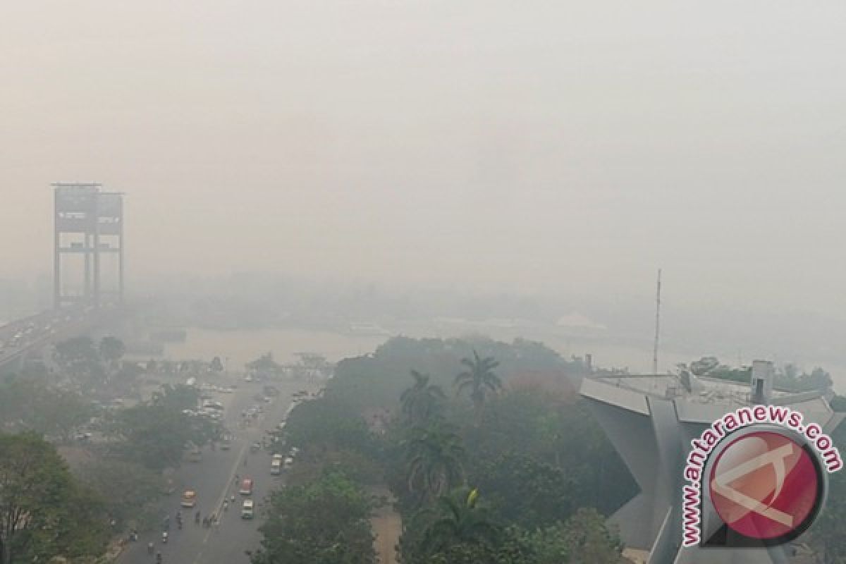 Masyarakat Palangkaraya mulai raskan kabut asap