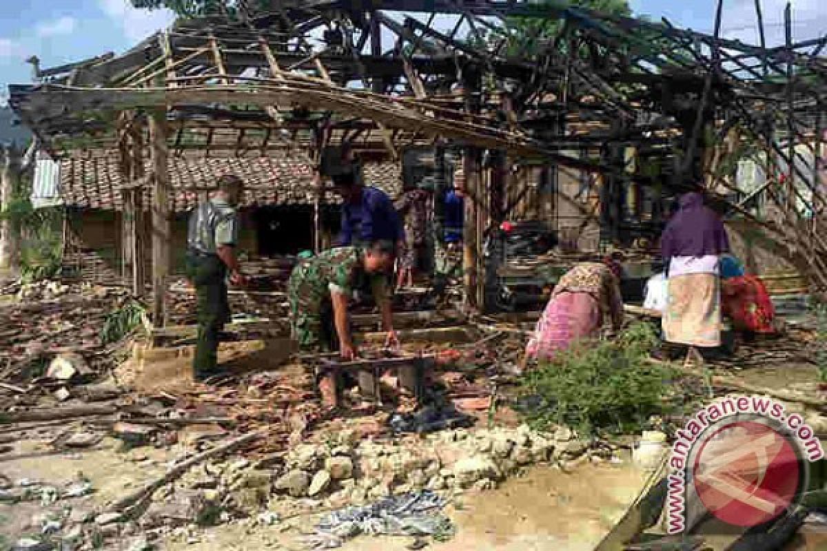 Rumah Warga Pamekasan Terbakar