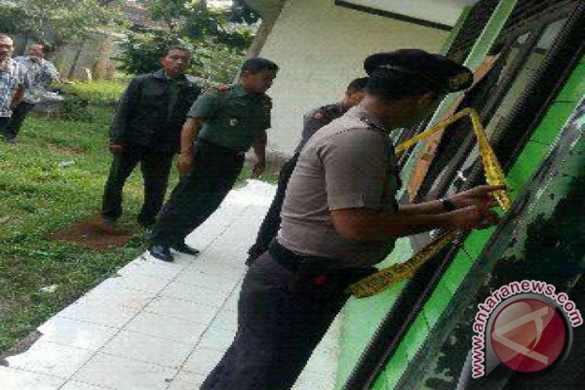 Polisi Dalami Penulisan Simbol PKI Di Untan 