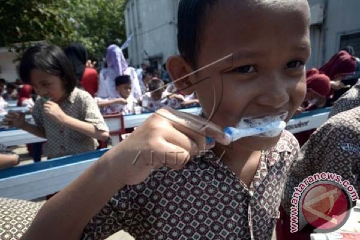 Gigi "caries" di Sulsel di atas nasional 