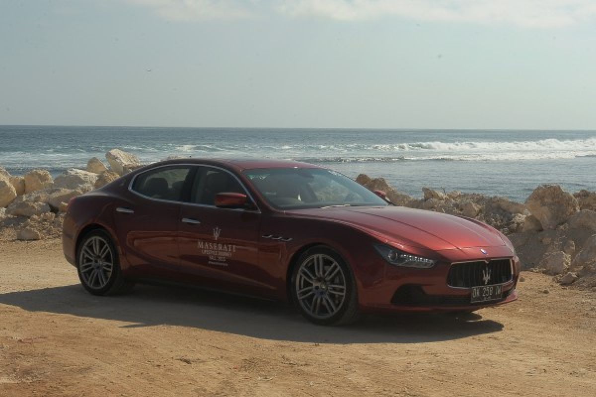 Perpaduan elegan dan nyaman Maserati Quattroporte dan Ghibli