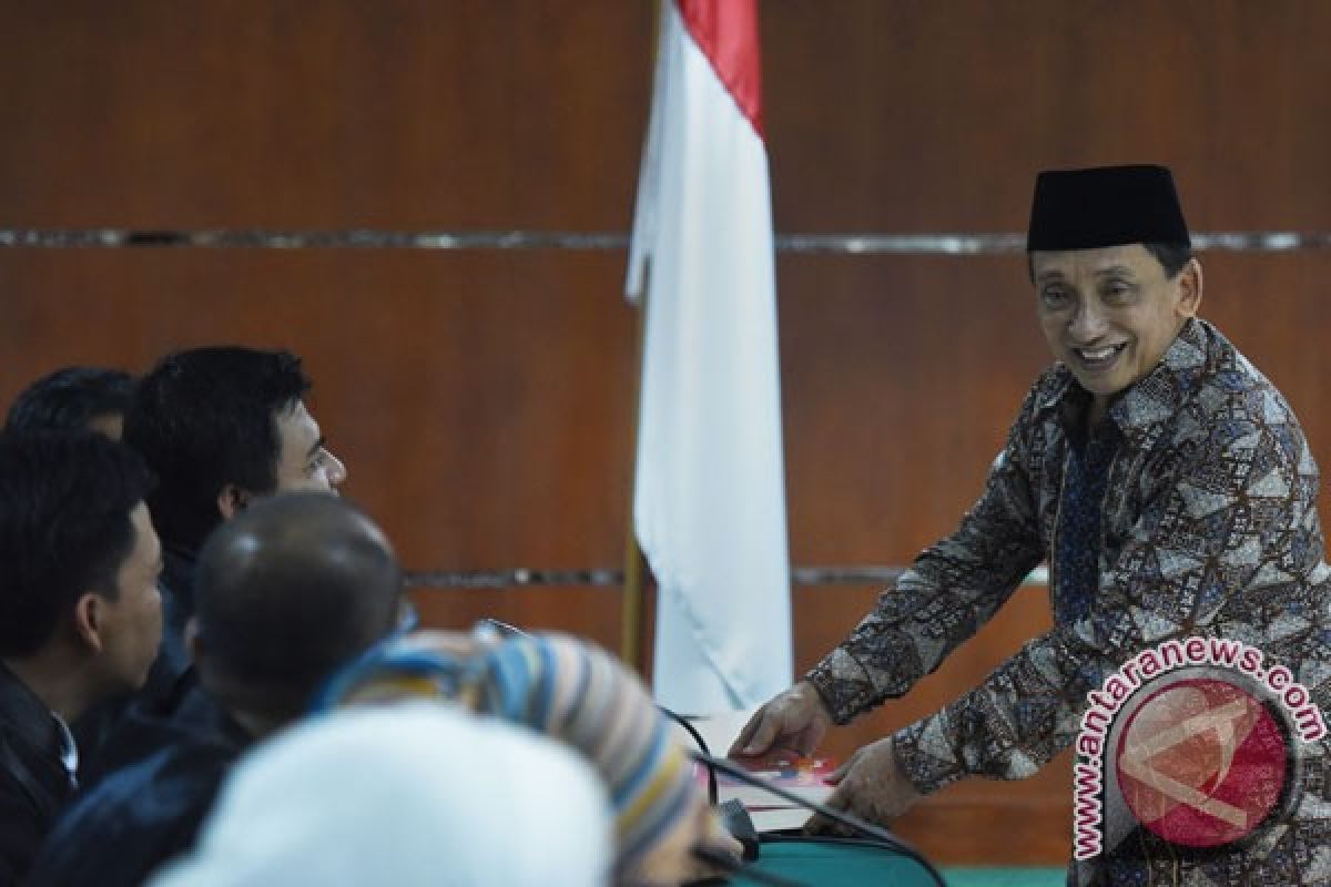 Sidang vonis Fuad Amin ditunda