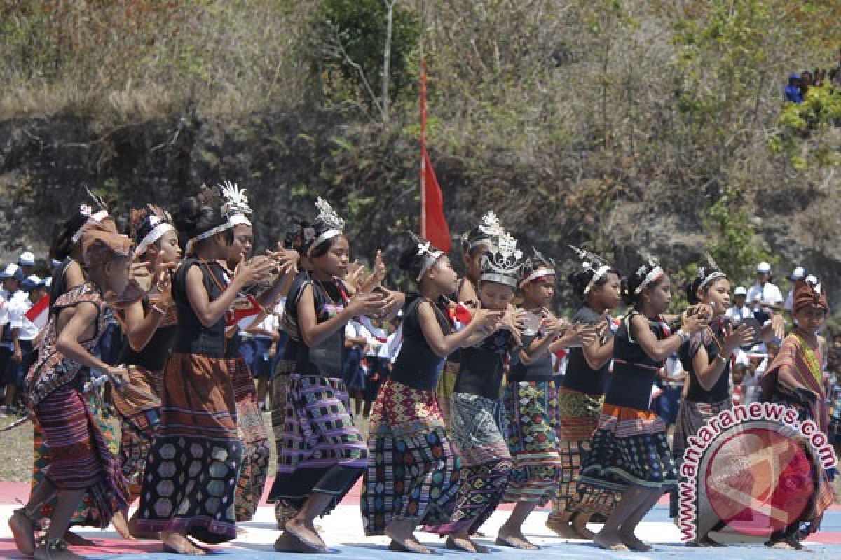 Polisi dan TNI gelar bakti sosial di Kabupaten Belu NTT