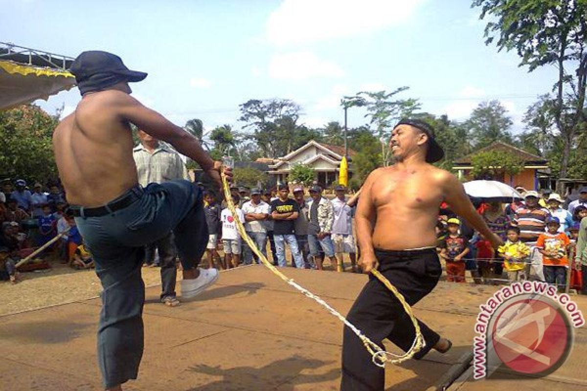 Petani Lampung Timur Adakan Ritual Tiban