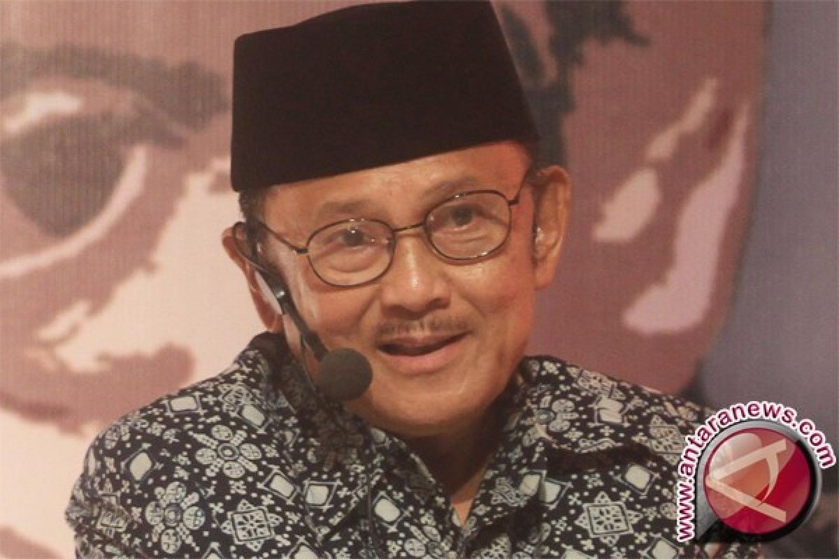 BJ Habibie 80 tahun: semangat tetap menyala 