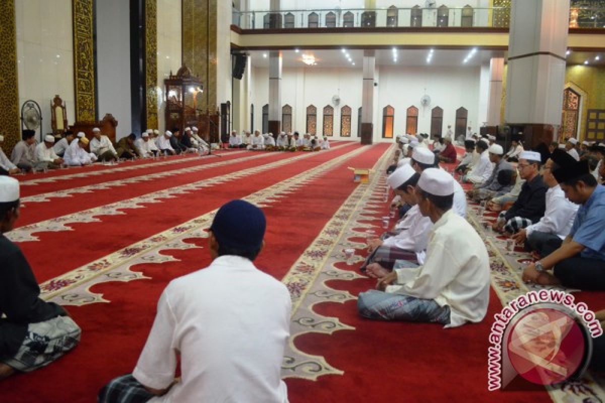 Muslim Banjarmasin Iktikaf Sambut Tahun Baru Islam