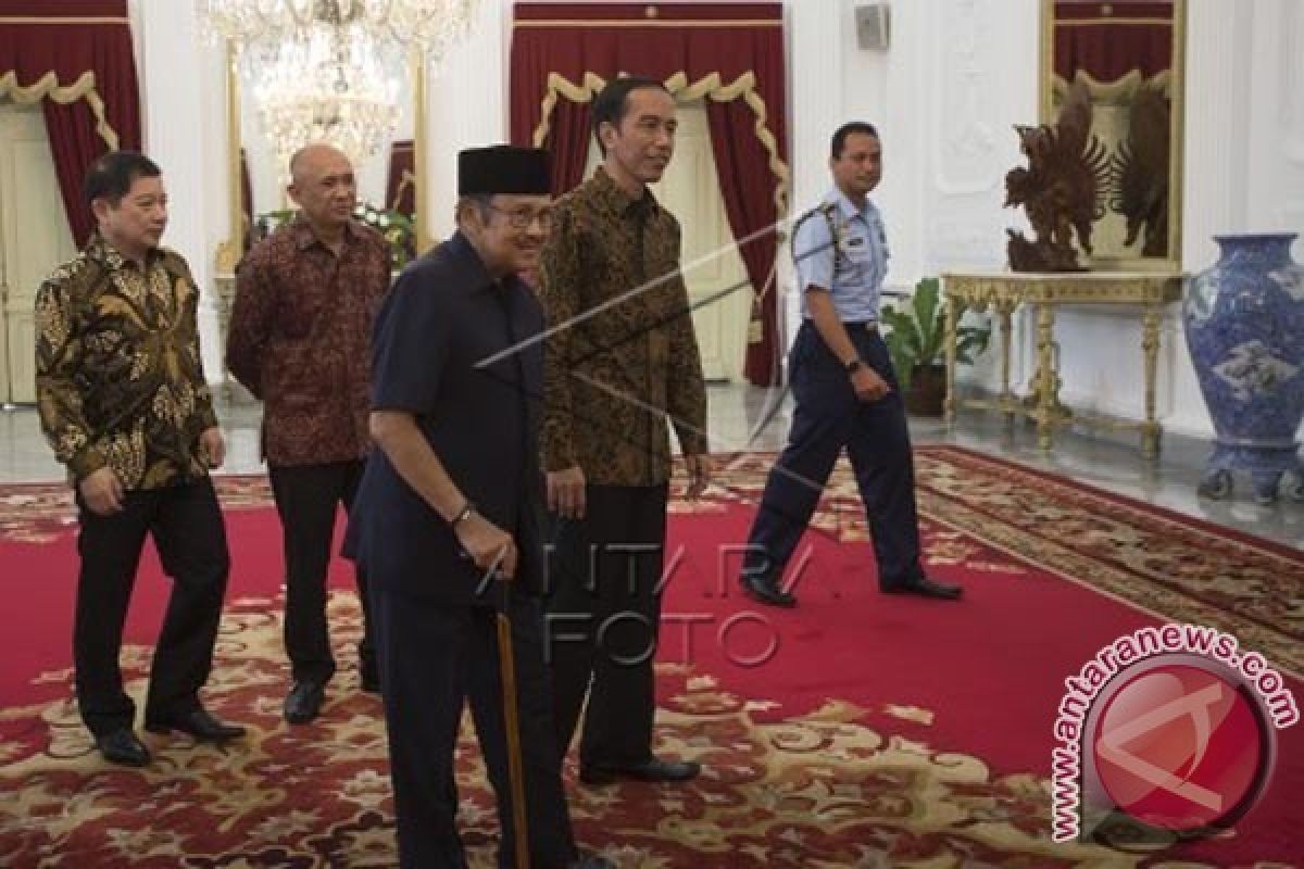 Presiden Jokowi Makan Siang Bersama Habibie