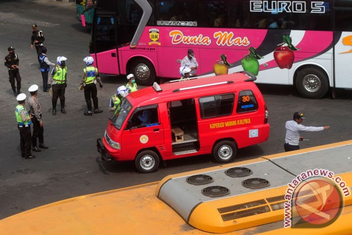 Dishub gandeng Forum Sopir Mobil Angkutan tertibkan angkutan ilegal