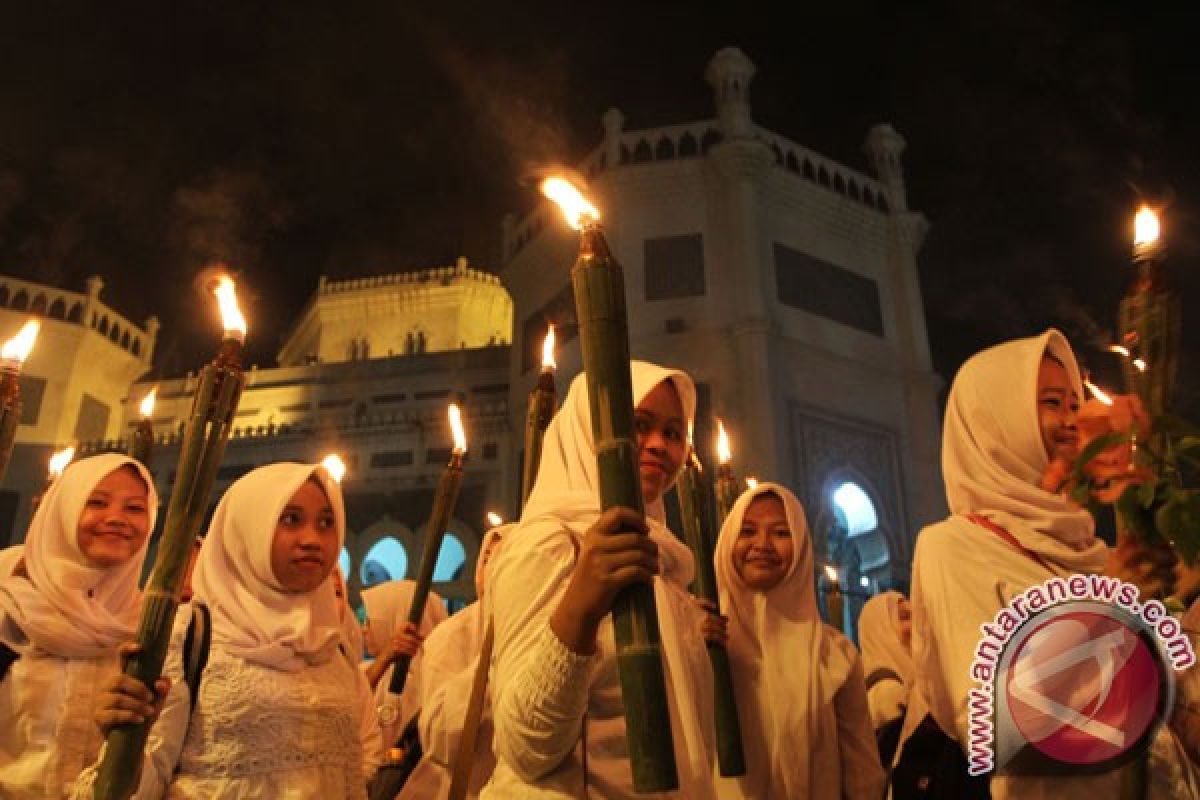 Umat Muslim Pontianak pawai obor sambut Ramadhan