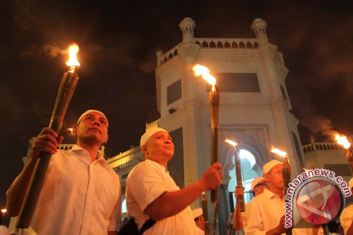 Warga Muntok gelar pawai obor sambut Ramadhan