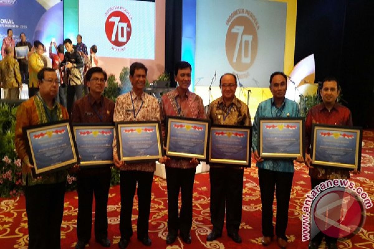 Tanah Bumbu Terima Penghargaan WTP 2014