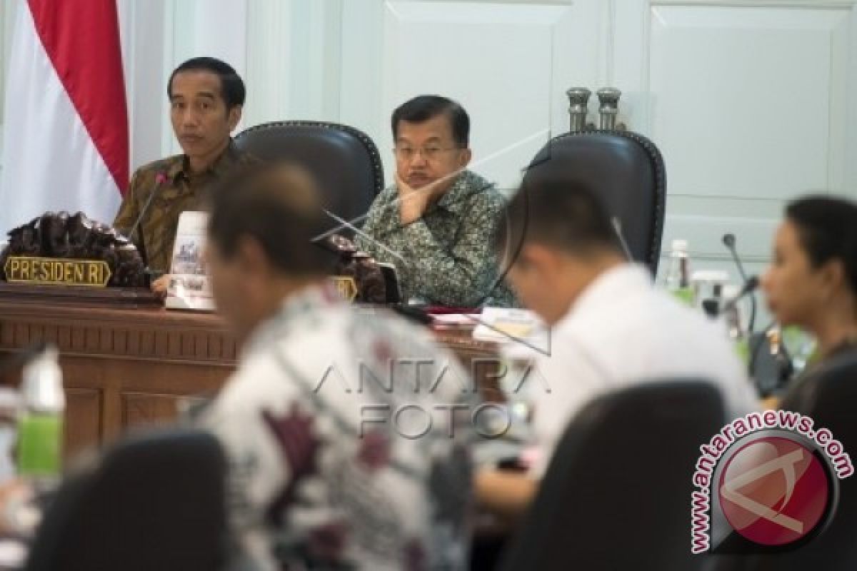 Presiden Gelar Rapat Terbatas Bahas Paket Ekonomi IV