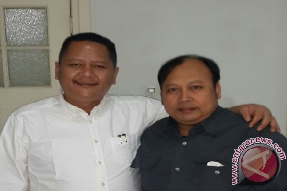 Golkar Kubu Agung Siap Menangkan Pasangan Risma-Whisnu