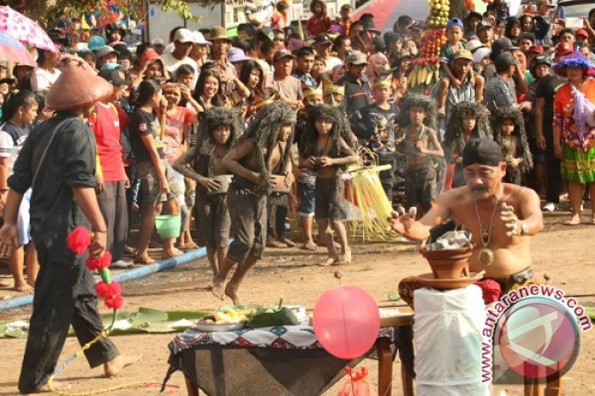 Kabupaten Banyuwangi Lestarikan Adat Kebo-keboan