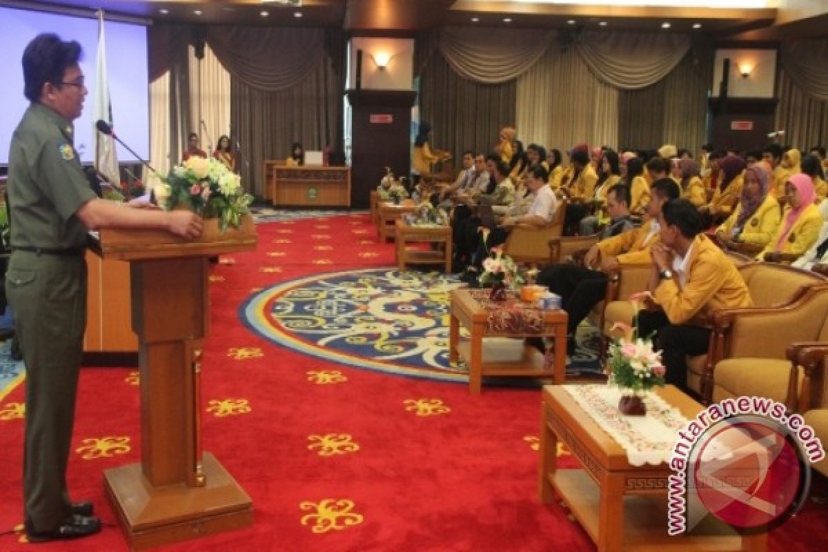 Diskusi Publik Persiapan MEA 2015