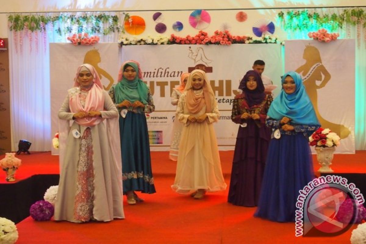 Cahaya Hijaber Ketapang Gelar Lomba Fashion