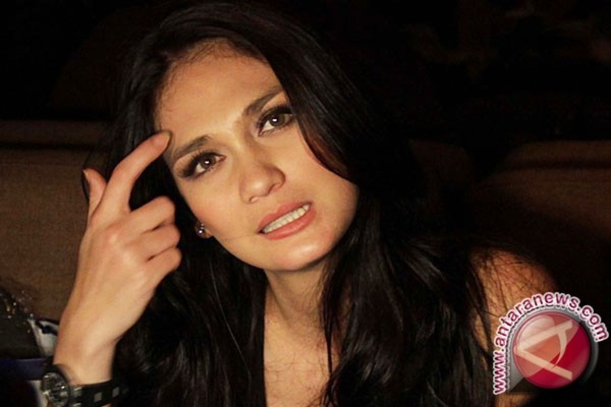 Luna Maya berharap Presiden lebih tegas