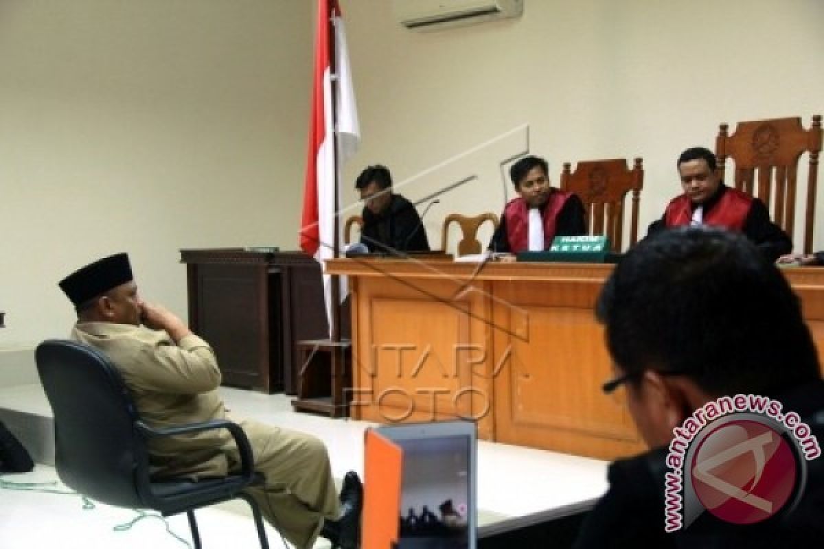 Gubernur Gorontalo Divonis 8 Bulan Penjara