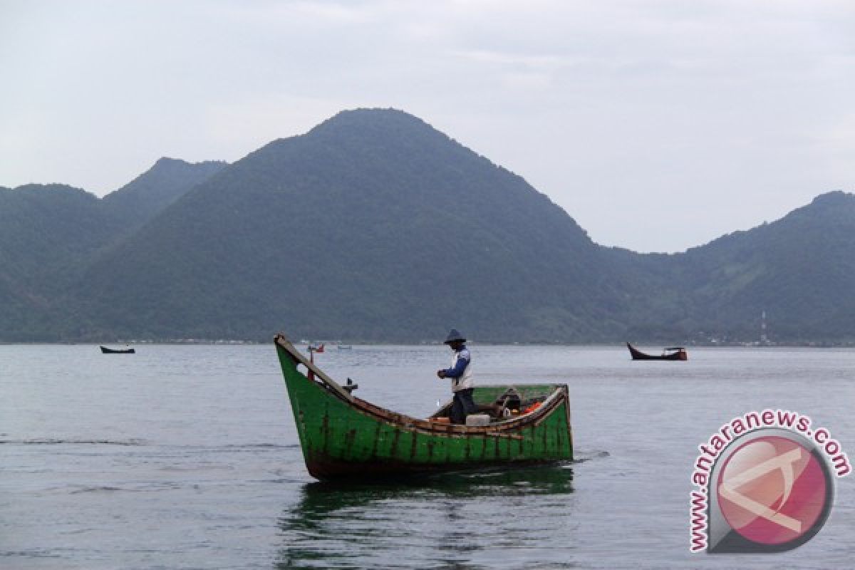 Nelayan Simeulue hilang dari boat saat memancing