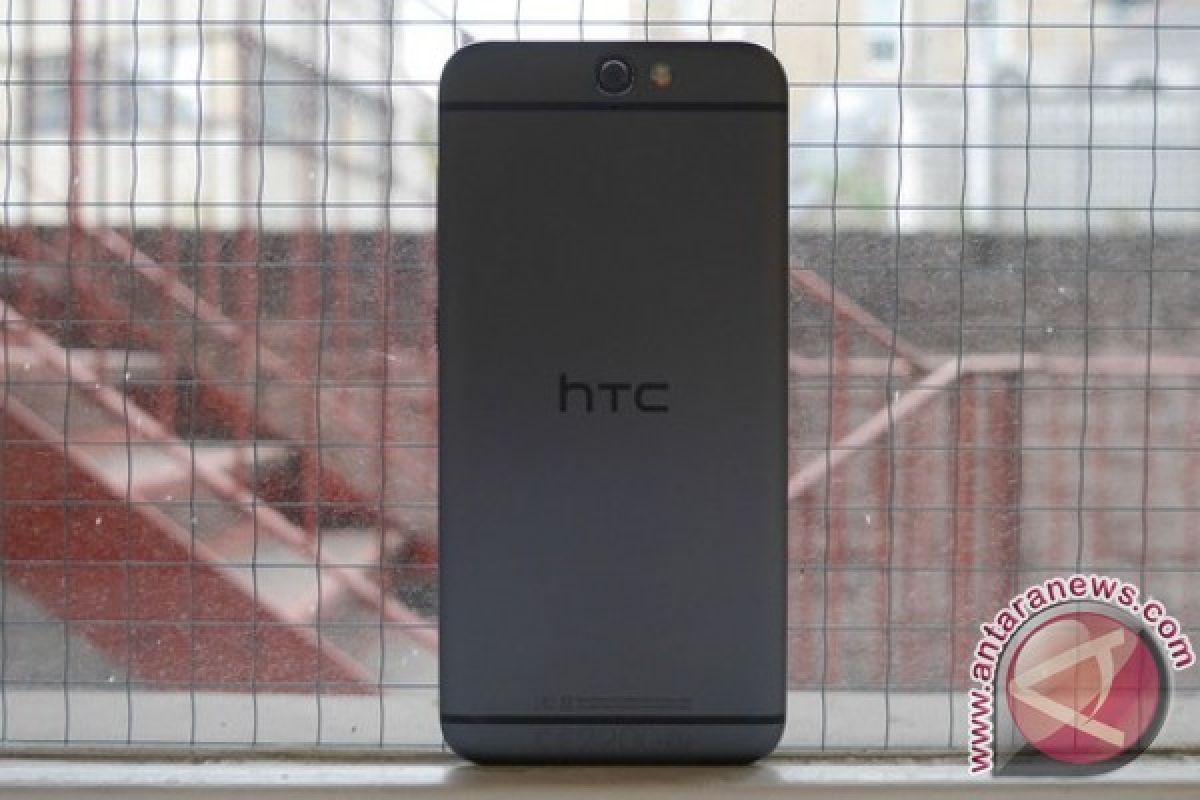 HTC luncurkan ponsel mirip iPhone 6S