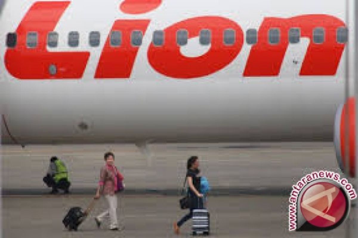 Pesawat Lion Air Batal Mendarat Di Palu 