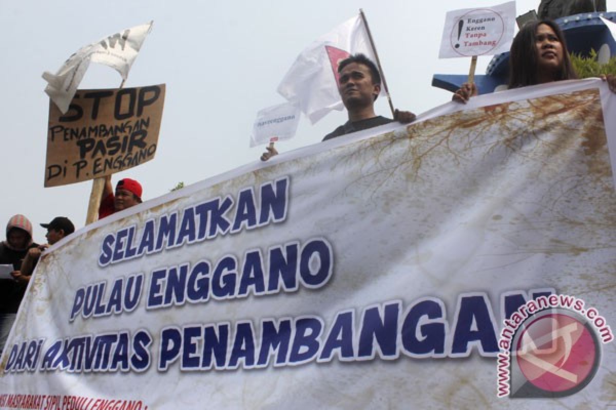 Pemprov Bengkulu hentikan izin penambangan pasir Pulau Enggano