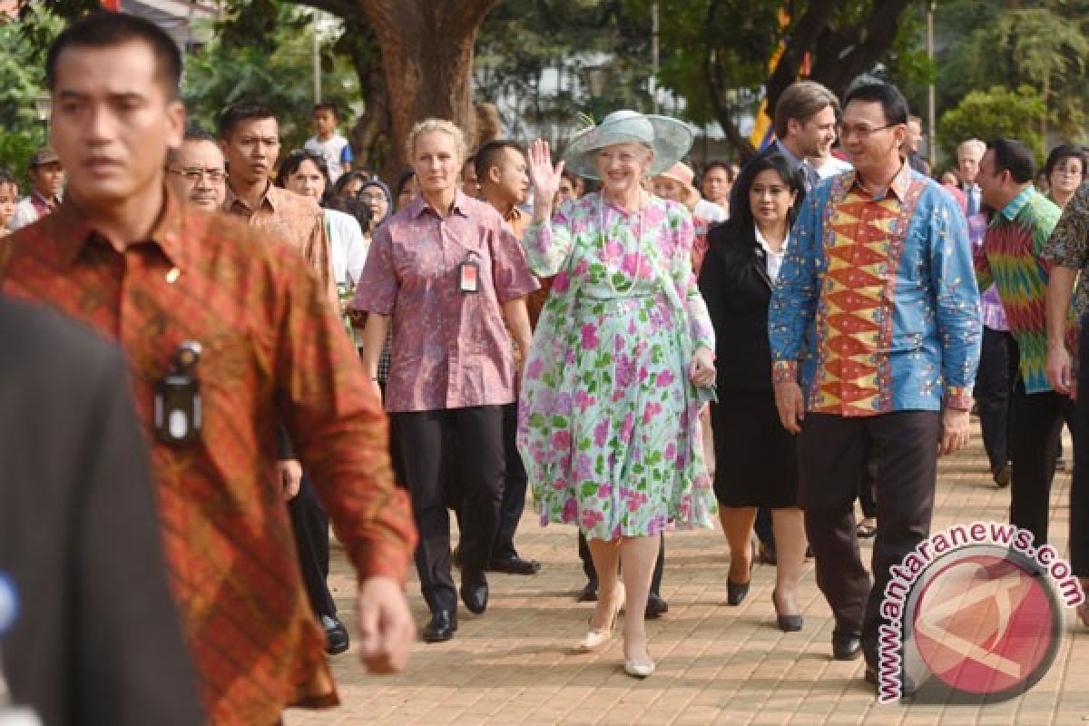 Ratu Denmark kunjungi Candi Borobudur