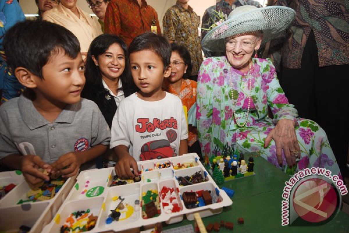 Ratu Denmark terkesan kesenian rakyat Borobudur