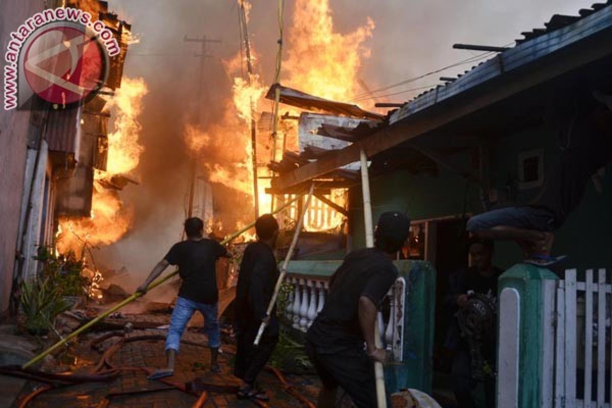 Kebakaran Cakalang Makassar hanguskan 67 rumah