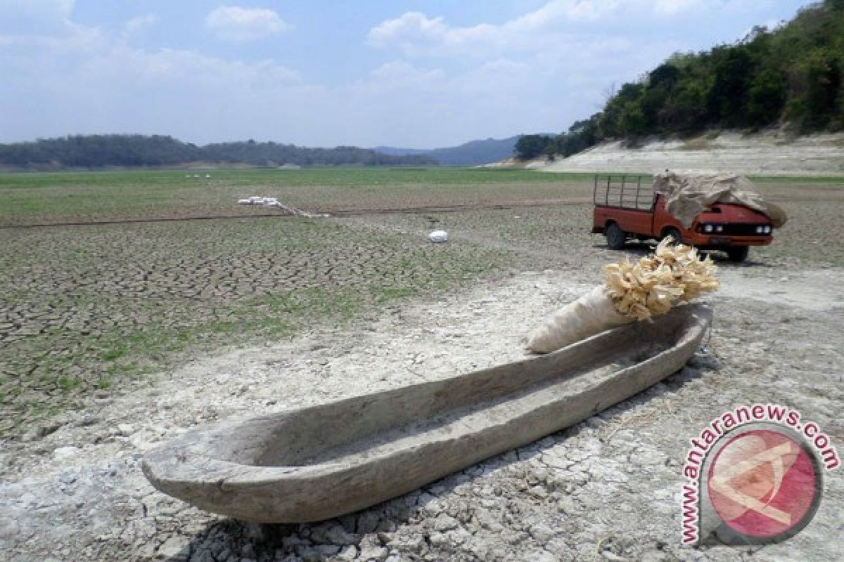 Pembangunan Saluran Pengelak Waduk Gongseng Selesai 2015