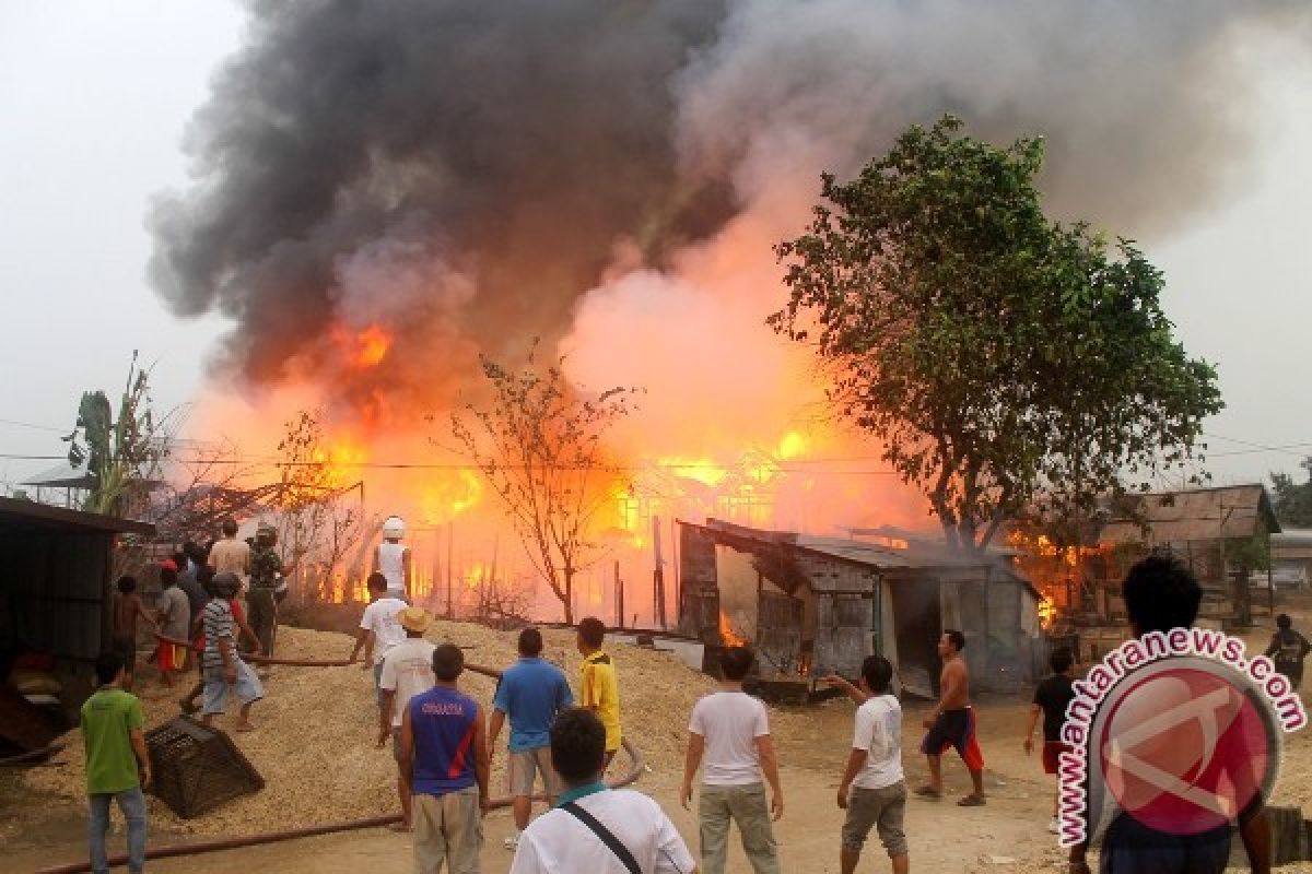 7 Rumah Di Buntok Barsel Hangus Terbakar